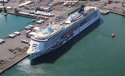 A Pride of America Cruise Will Change Your View of Hawaii