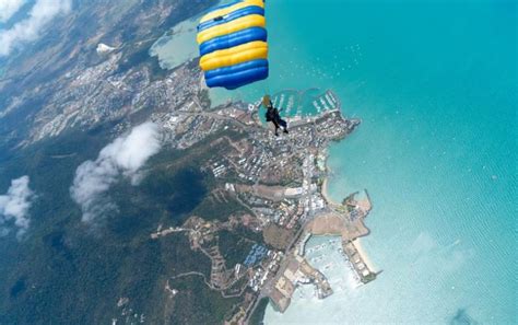 Skydive Airlie Beach up to 15,000ft Tandem - Skydive Australia