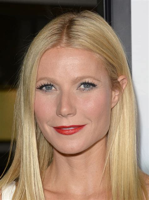 Gwyneth Paltrow Shows Us All How to Make Metallic Blue Eyeliner Look ...