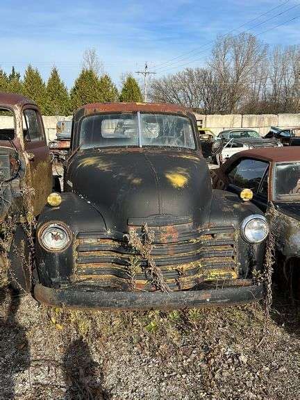 Early 50s Chevy Step Side Pickup Truck Body/Parts - W. Yoder Auction