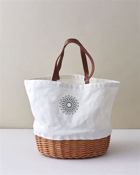 Longwood Gardens Rosette Meadow Picnic Basket - Longwood Gardens