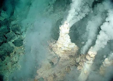 Hydrothermal Vents - Deep Ocean Education Project