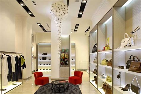 Mititique Boutique: Beautiful Modern Boutique Interior Design