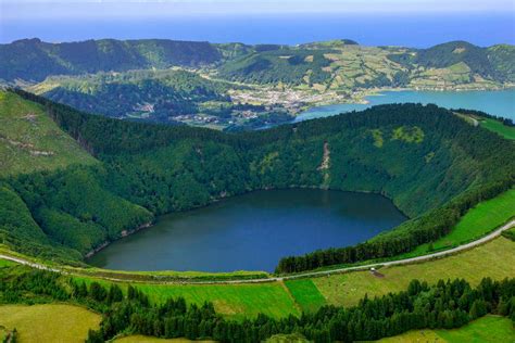 Green Volcanoes - 15 Days geo and Photo Tour to the Azores Islands ...