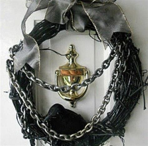 28 Best Halloween Wreaths to Make - FeltMagnet