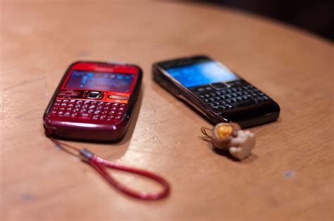 Nokia E72 Red Custom, E71 Bronze Custom | kardboard604 | Flickr