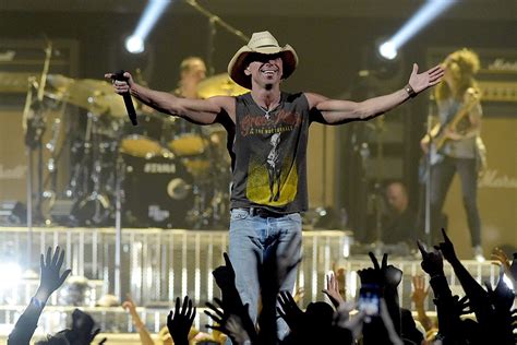 Top 10 Kenny Chesney Songs