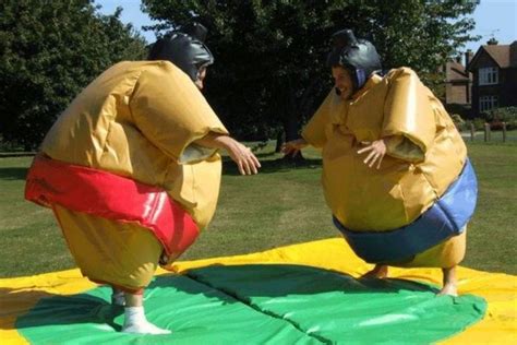 Sumo Wrestling - Carnival Wiz