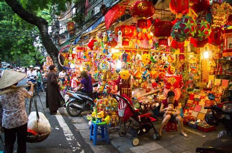 The Unique Streets of Hanoi Old Quarter - Niteo Tours