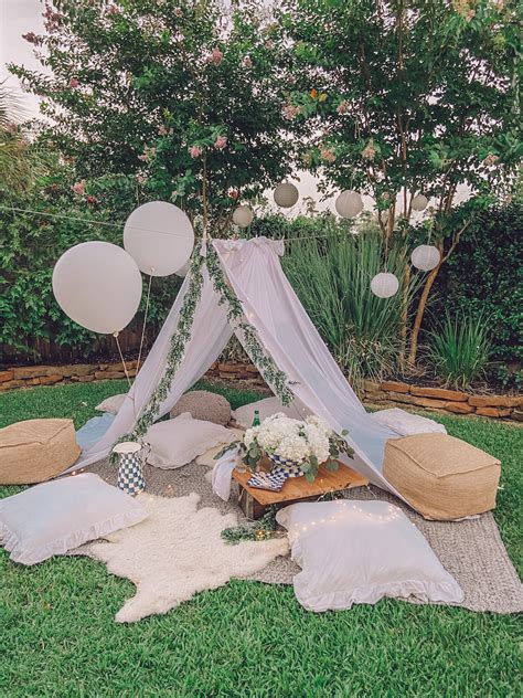 How to Create a Perfect Outdoor Picnic this Summer