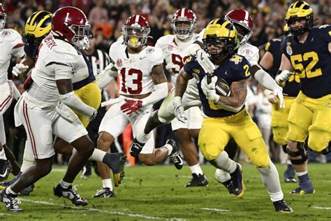 Blake Corum bounces back from knee injury, leads Michigan to brink of ...