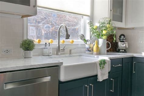 3 Ways to Style your Farmhouse Sink with Colors - Color Concierge