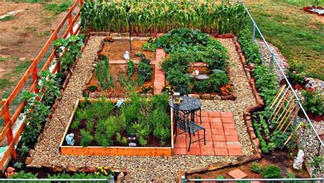 24 Fantastic Backyard Vegetable Garden Ideas