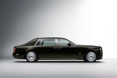 2023 Rolls-Royce Phantom Series II Looks Even More Ostentatious - CNET