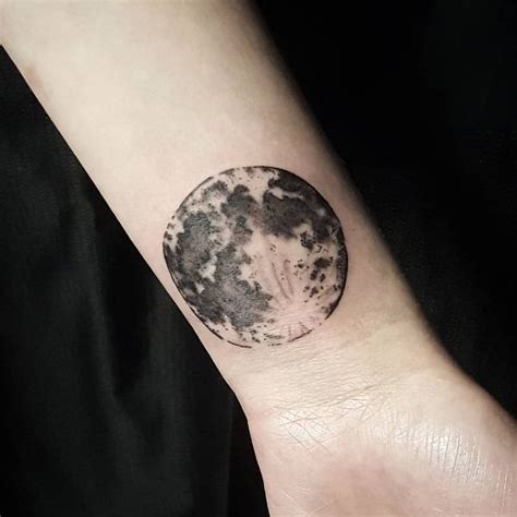 1000 ideas about Realistic Moon Tattoo on Pinterest | Moon Tattoos ...