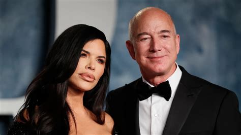 Source says Jeff Bezos and Lauren Sanchez are engaged