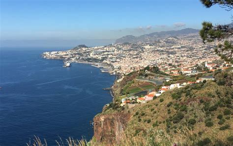 Five reasons to visit Funchal - Madeira island | madeirasidecartours.com