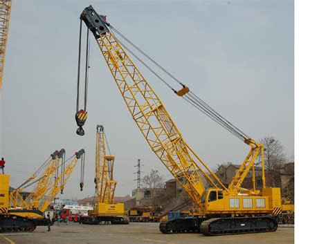 PT KMMI - Mesin Alat Berat - Crawler Crane