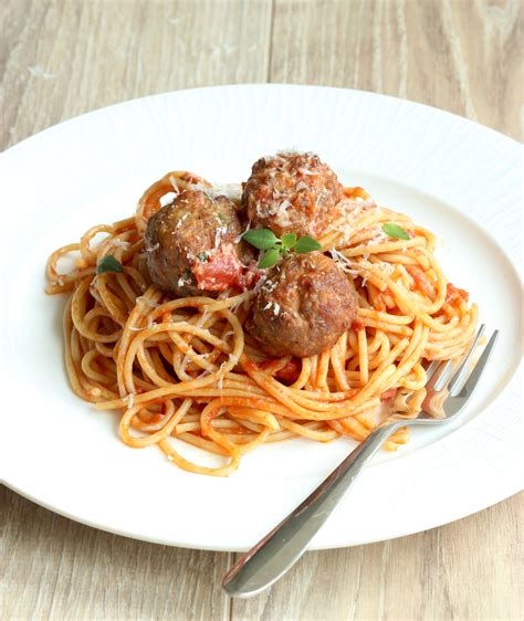 Italian Spaghetti with Meatballs - The Petite Cook