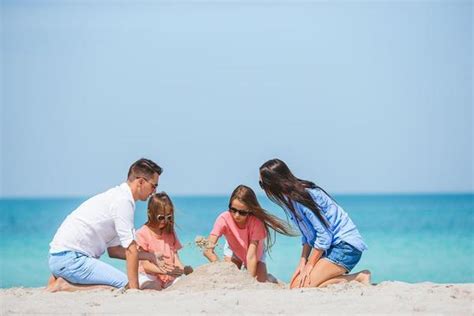 Family Day Beach Stock Photos, Images and Backgrounds for Free Download