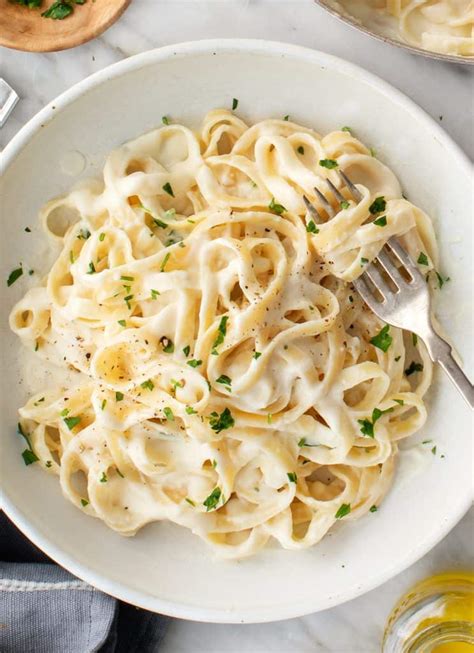 Alfredo Sauce Recipe - Love and Lemons