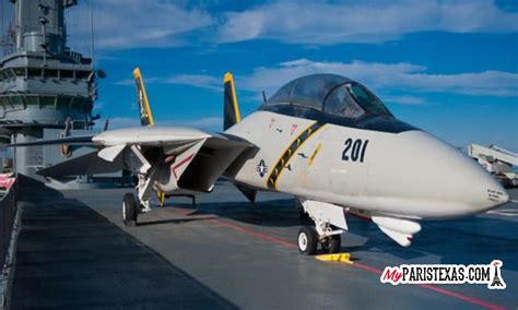 Maverick’s F-14 Tomcat jet from original Top Gun on display at USS ...