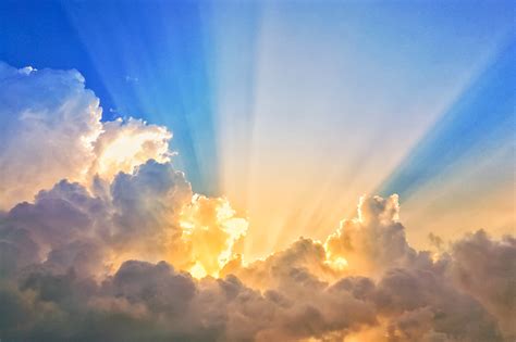 Abstract,Sun,Beam,Line,Light,Shining,Through,The,Clouds,,Sunbeam ...