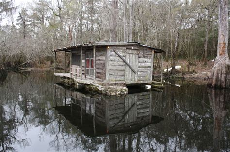 Swamp Cabin Rentals Louisiana / These Swamp Cabins In Louisiana Are ...