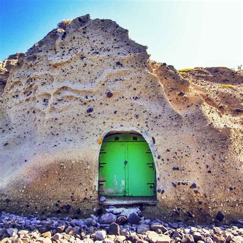 cave house in a beach in santorini – Panos Barous – Hire a photographer ...