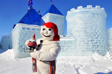 Bonhomme outside his castle at Carnaval de Québec | Quebec winter ...