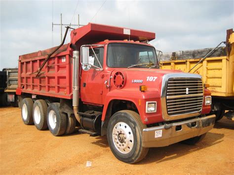 1993 FORD L9000 TRI-AXLE DUMP - J.M. Wood Auction Company, Inc.