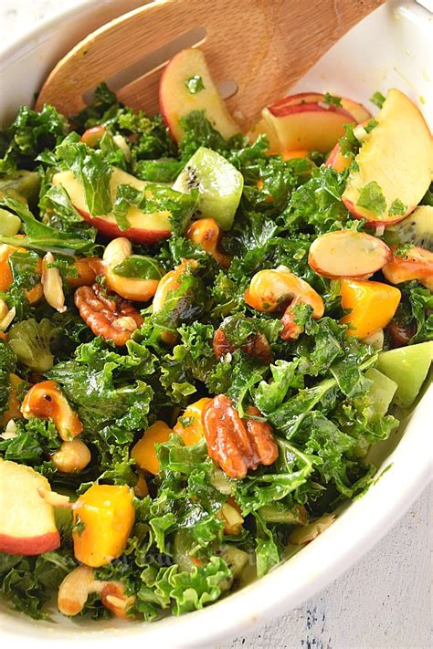 How To Make The Best Kale Salad:A Step-by-Step Guide | Savory Bites ...