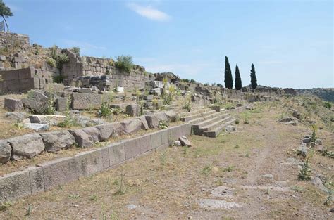 Pergamon: Lower Acropolis (Turkey) - Nomadic Niko