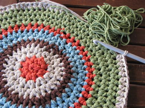 Lady Crochet: Crochet Round Rug | Patrones manta de ganchillo, Alfombra ...