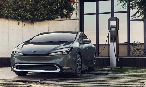 Toyota's 2023 Prius Prime plug-in hybrid gets extended range and a ...