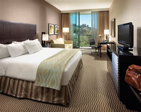 DoubleTree by Hilton San Diego - Hotel Circle in San Diego, CA | Expedia