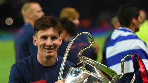 slažem se ispred Poslodavac lionel messi champions league trophies ...