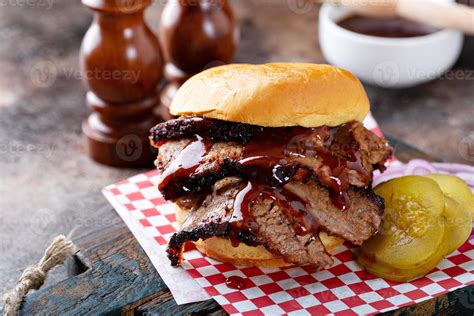 Smoked beef brisket sandwich 16220429 Stock Photo at Vecteezy