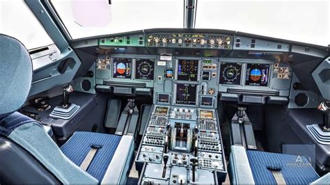 360° Cockpit View Airbus A320 Family - YouTube