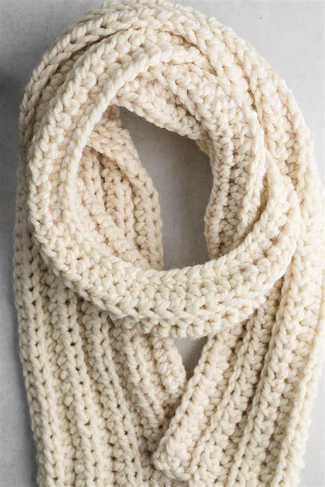 How to Crochet a Scarf for Beginners - Free Pattern - Sarah Maker