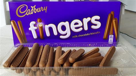 Cadbury Fingers Milk Chocolate Biscuits (Review) [Mondelez ...