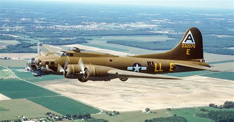 WWII icon: A closer look at the legendary B-17 Flying Fortress - CNET