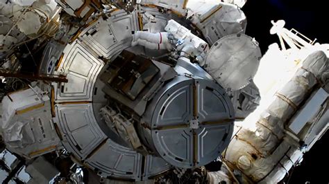 Astronauts Wrap Up First Spacewalk of 2020 – Space Station