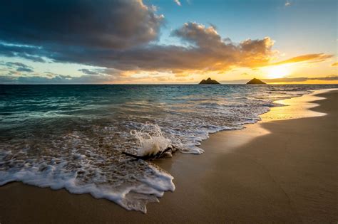 Sunrise Coast, Lanikai Beach, O'ahu, Hawaii, USA