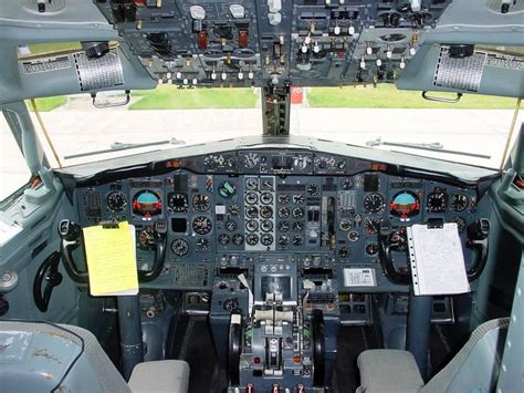 737-200 cockpit | Cockpit, Boeing 737, Boeing