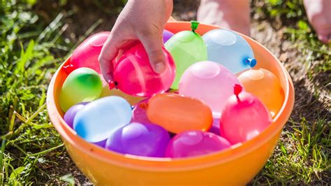 Giant water balloon fight at Litz's Bar in Spokane | krem.com