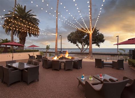 Aqua Beach Front Bar, Ventura, CA - California Beaches