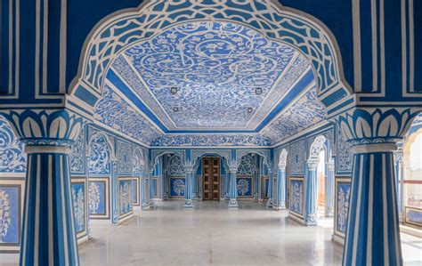 Jaipur City Palace: Discover its stunning private rooms on a luxury tour