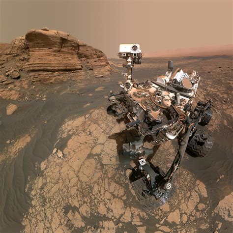 NASA'nın Curiosity Mars Rover'ı "Mont Merko" ile çarpıcı bir selfie çekiyor