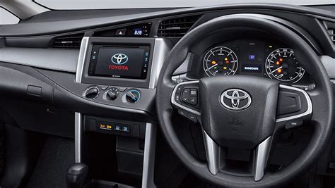 The 2016 Toyota Innova Is Here and It Looks Beautiful